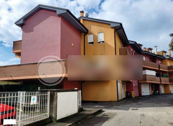 casa indipendente in vendita a Selvazzano Dentro in zona Tencarola