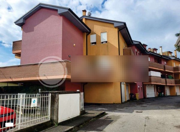 casa indipendente in vendita a Selvazzano Dentro in zona Tencarola