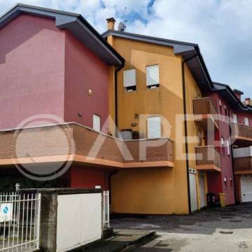 appartamento in vendita a Selvazzano Dentro in zona Tencarola