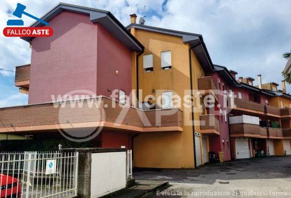 casa indipendente in vendita a Selvazzano Dentro in zona Tencarola