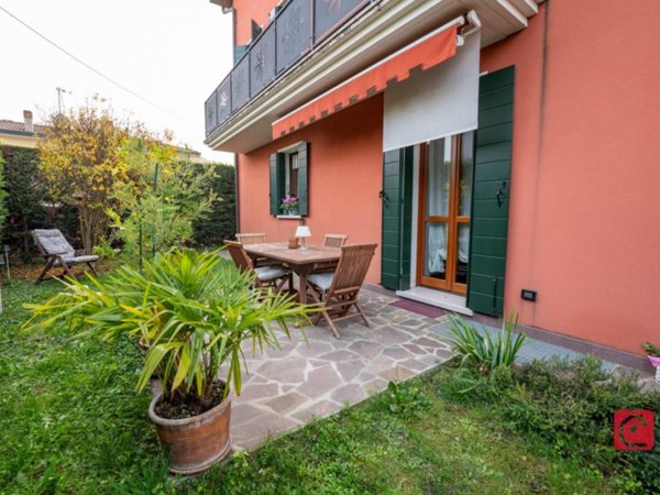 casa indipendente in vendita a Selvazzano Dentro in zona Tencarola