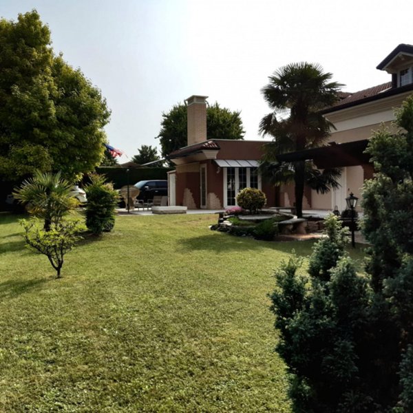 casa indipendente in vendita a Selvazzano Dentro