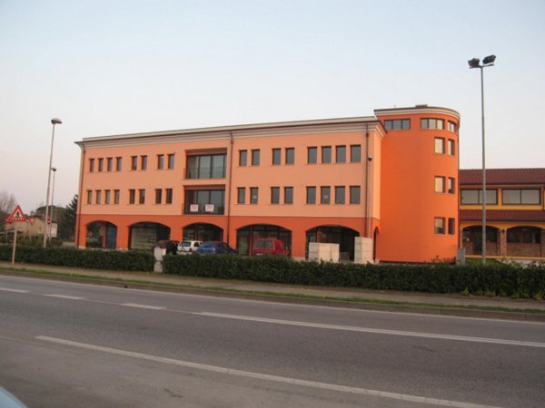 ufficio in vendita a Selvazzano Dentro in zona San Domenico