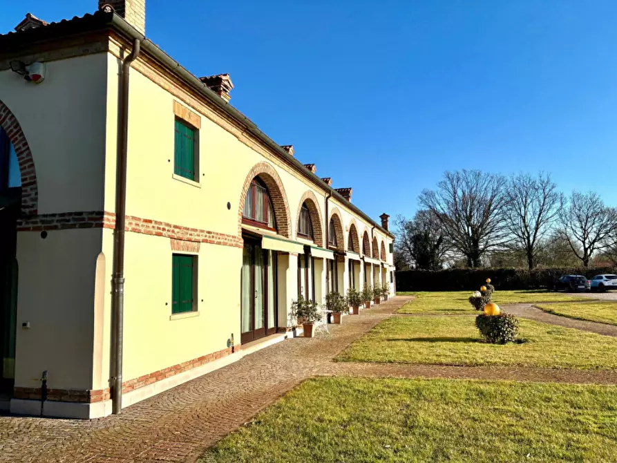 casa indipendente in vendita a Selvazzano Dentro in zona Montecchia