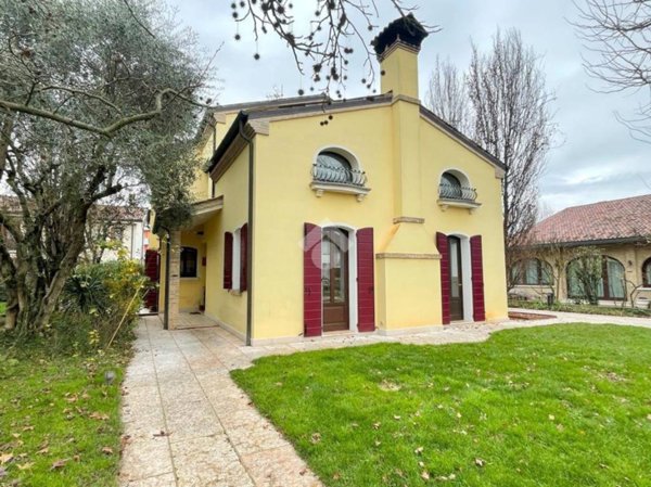 casa indipendente in vendita a Selvazzano Dentro in zona Caselle