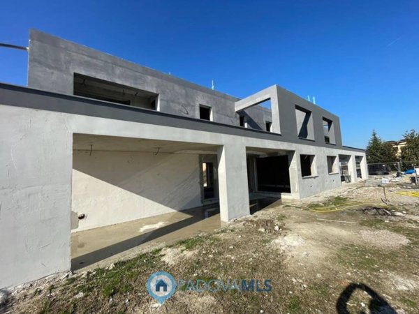 casa indipendente in vendita a Selvazzano Dentro in zona Caselle