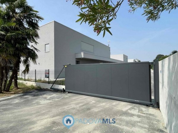 casa indipendente in vendita a Selvazzano Dentro in zona Caselle