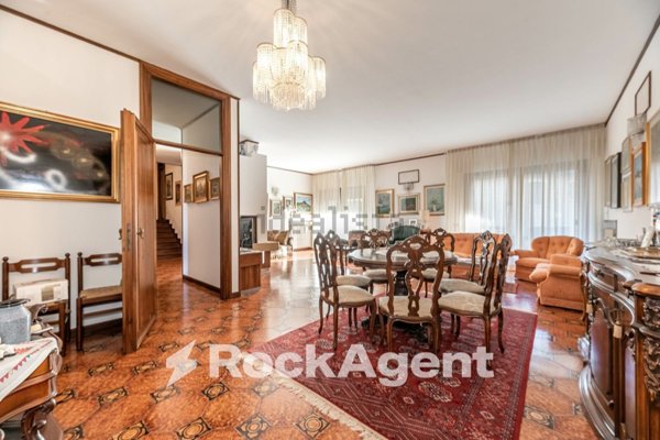 casa indipendente in vendita a Selvazzano Dentro in zona Tencarola