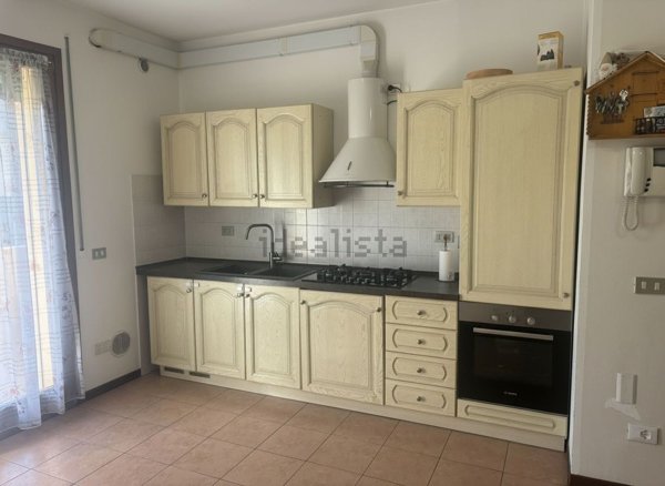 appartamento in vendita a Selvazzano Dentro in zona Tencarola