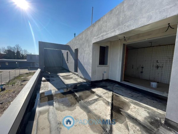 casa indipendente in vendita a Selvazzano Dentro in zona Caselle