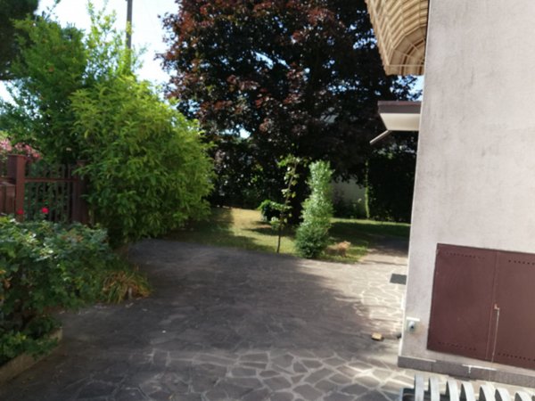 casa indipendente in vendita a Selvazzano Dentro in zona Caselle