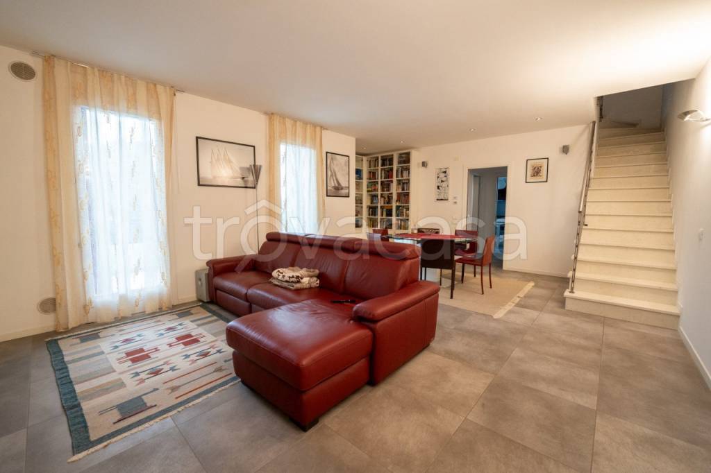 appartamento in vendita a Selvazzano Dentro in zona Tencarola