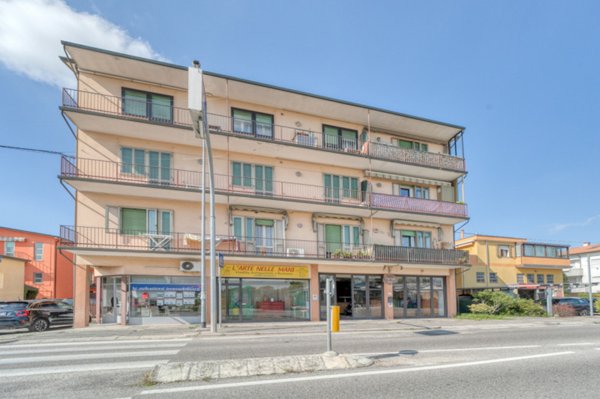 negozio in vendita a Selvazzano Dentro in zona Caselle