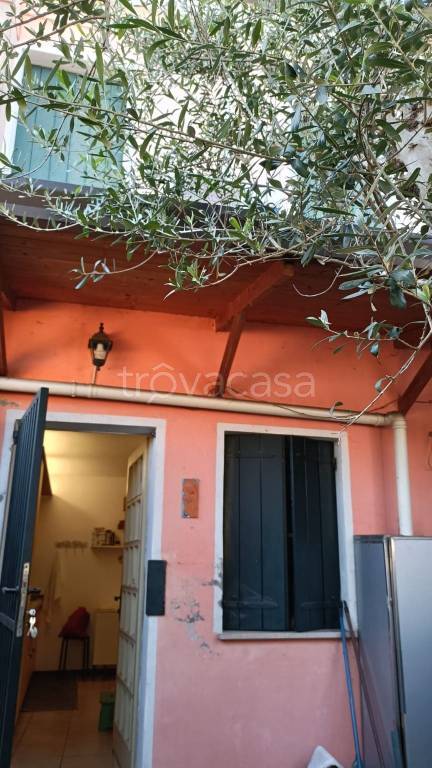 casa indipendente in vendita a Selvazzano Dentro in zona Tencarola