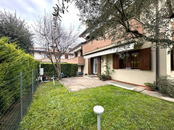 casa indipendente in vendita a Selvazzano Dentro