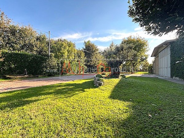 casa indipendente in vendita a Selvazzano Dentro in zona Caselle