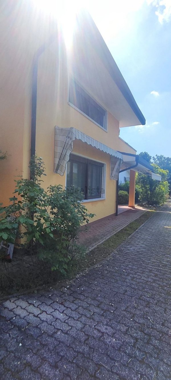 casa indipendente in vendita a Selvazzano Dentro in zona Caselle