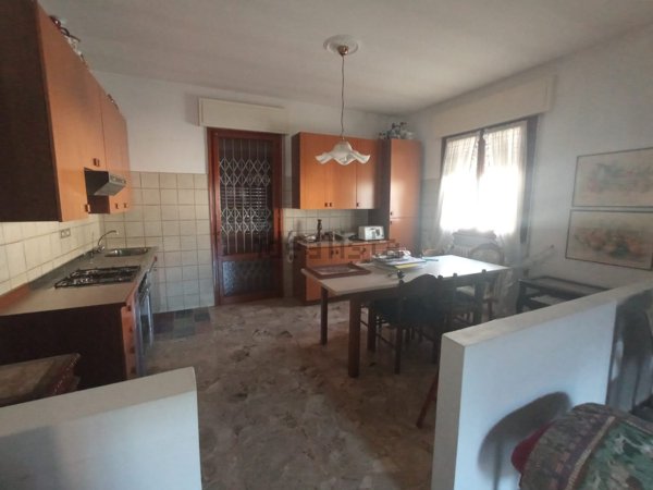 casa indipendente in vendita a Selvazzano Dentro in zona Tencarola