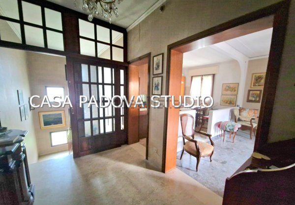 casa indipendente in vendita a Selvazzano Dentro in zona Tencarola