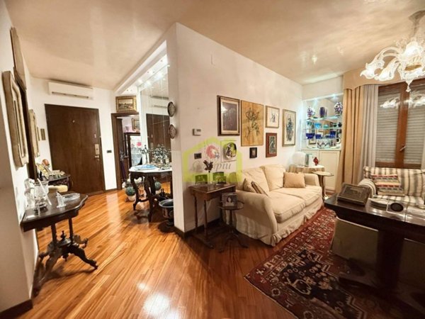 appartamento in vendita a Selvazzano Dentro in zona Tencarola