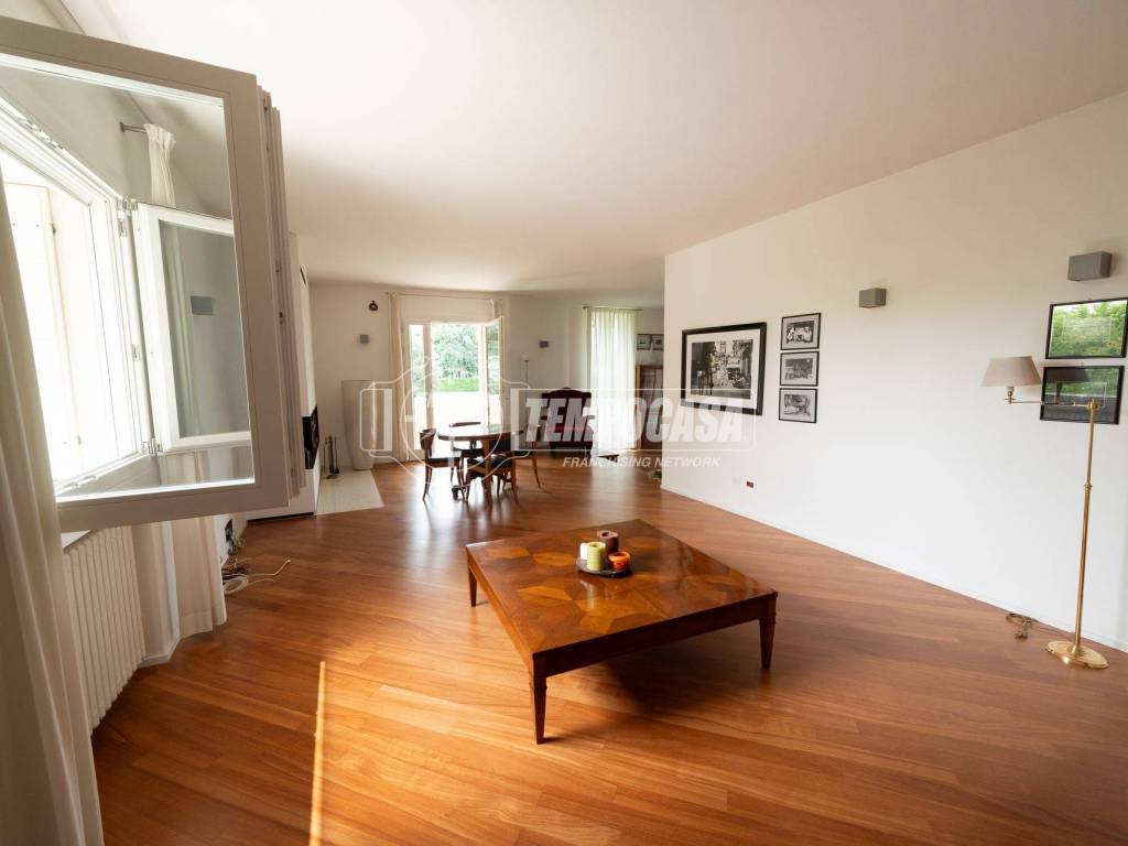 casa indipendente in vendita a Selvazzano Dentro in zona Caselle