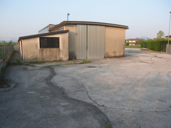 capannone in vendita a Selvazzano Dentro