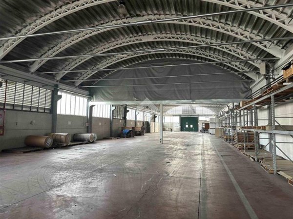 capannone in vendita a Selvazzano Dentro in zona Tencarola