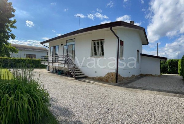 casa indipendente in vendita a Selvazzano Dentro in zona Caselle