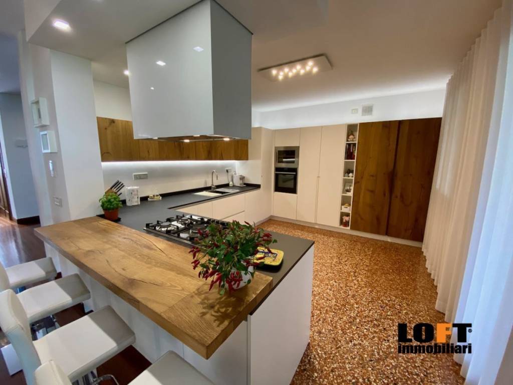 casa indipendente in vendita a Selvazzano Dentro in zona San Domenico