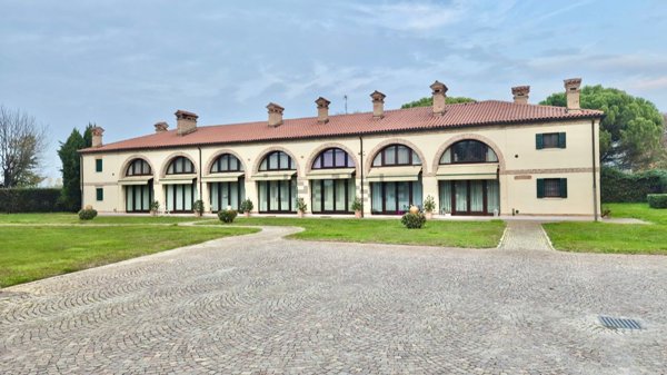 appartamento in vendita a Selvazzano Dentro in zona Montecchia