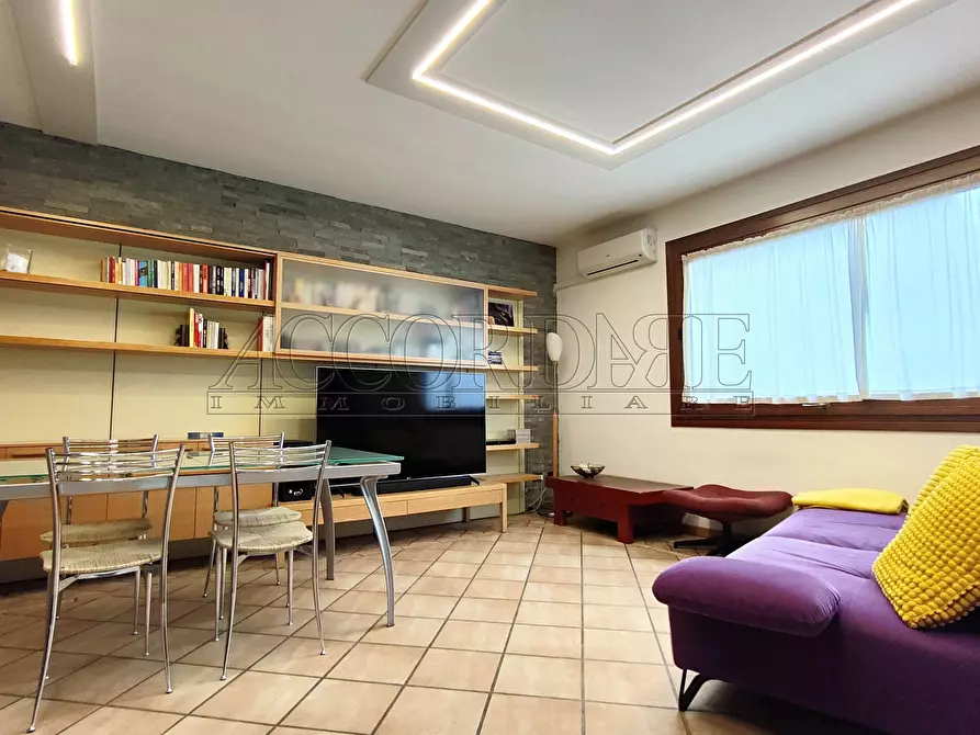 casa indipendente in vendita a Selvazzano Dentro in zona Caselle