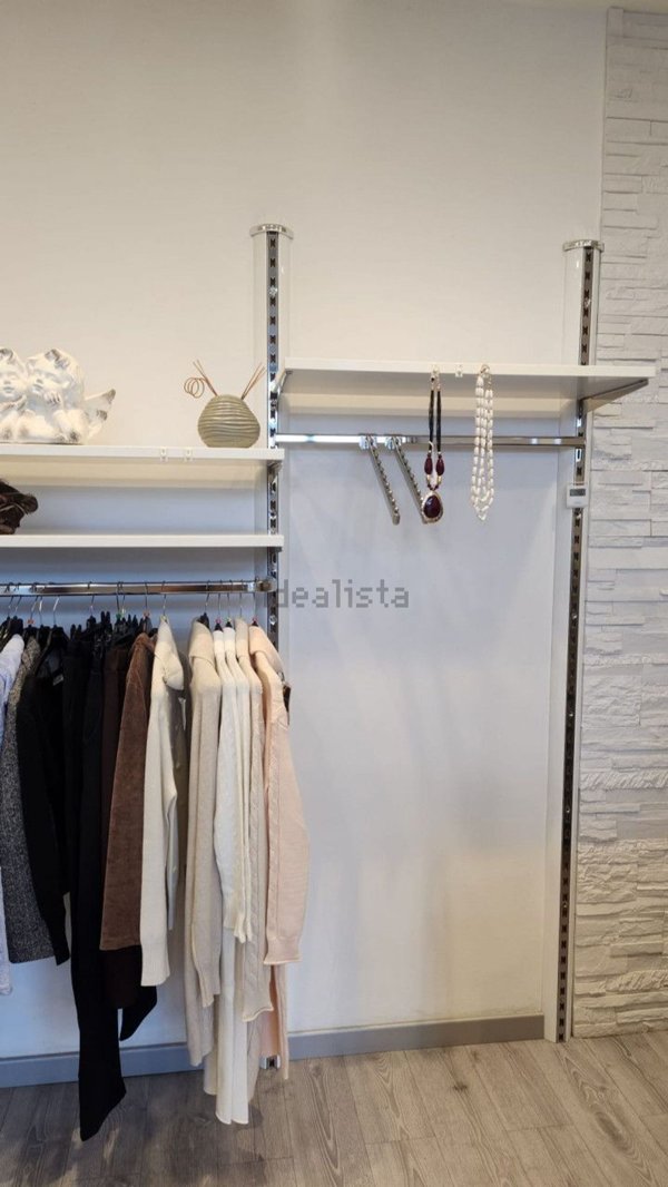 negozio in vendita a Selvazzano Dentro in zona Caselle