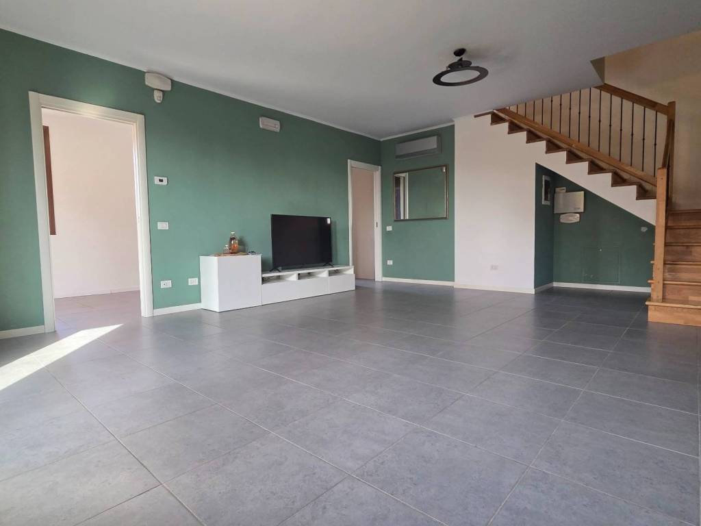 casa indipendente in vendita a Selvazzano Dentro in zona Tencarola