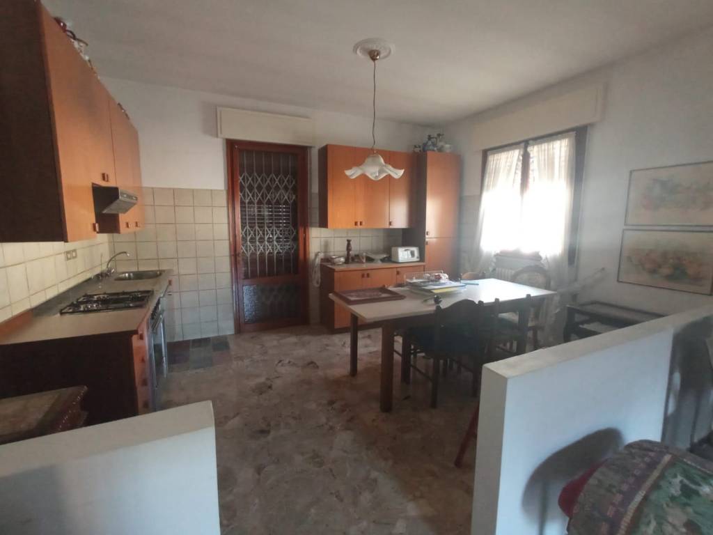 casa indipendente in vendita a Selvazzano Dentro in zona Tencarola