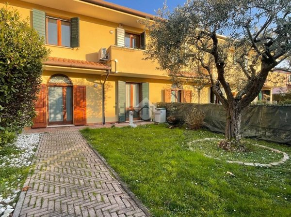 casa indipendente in vendita a Selvazzano Dentro in zona Tencarola