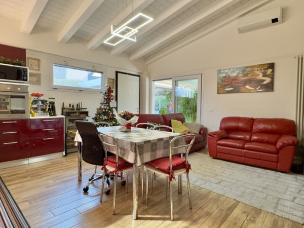 casa indipendente in vendita a Selvazzano Dentro in zona Caselle