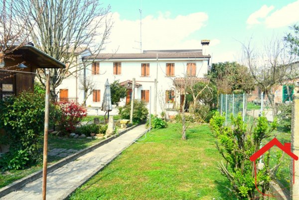 casa indipendente in vendita a Selvazzano Dentro in zona Caselle