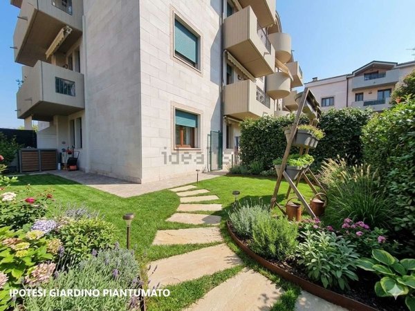 appartamento in vendita a Selvazzano Dentro in zona Tencarola