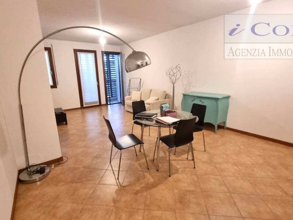 appartamento in vendita a Selvazzano Dentro in zona Feriole