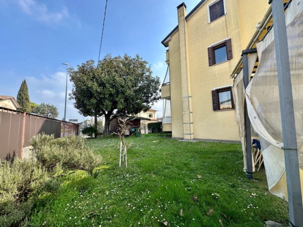 casa semindipendente in vendita a Selvazzano Dentro in zona San Domenico