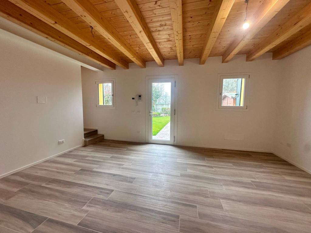 casa indipendente in vendita a Selvazzano Dentro in zona Tencarola