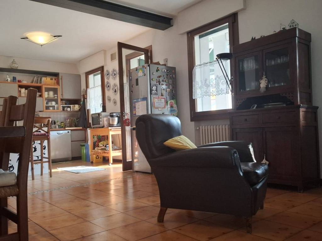 casa indipendente in vendita a Selvazzano Dentro in zona Caselle