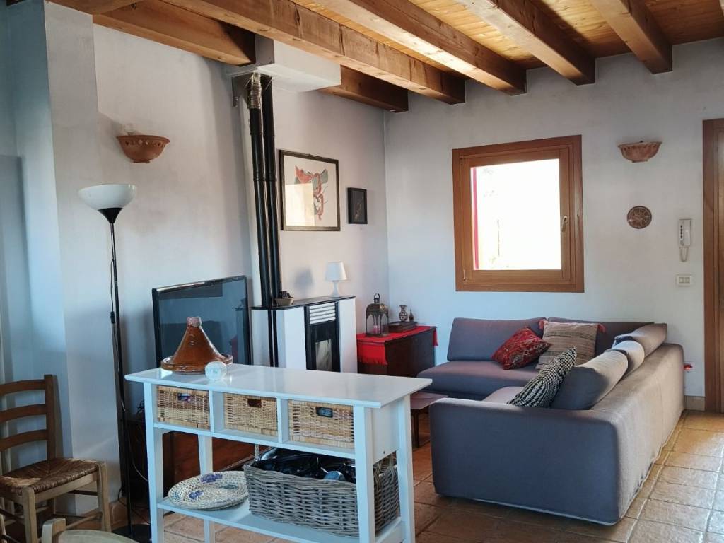 casa indipendente in vendita a Selvazzano Dentro in zona Caselle