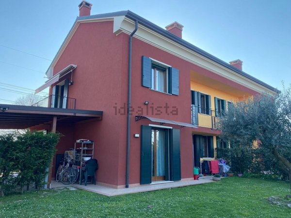 casa indipendente in vendita a Selvazzano Dentro in zona Montecchia