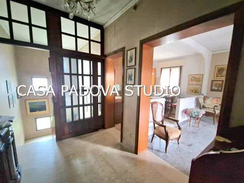 casa indipendente in vendita a Selvazzano Dentro in zona Tencarola