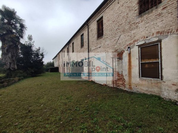 intera palazzina in vendita a Selvazzano Dentro in zona Tencarola