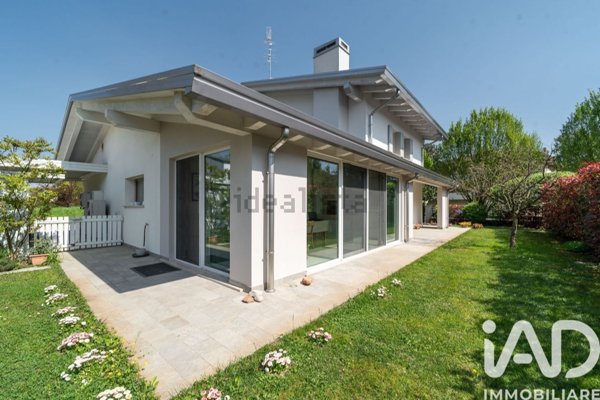 casa indipendente in vendita a Selvazzano Dentro in zona Caselle
