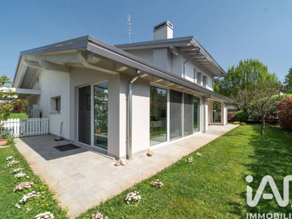 casa indipendente in vendita a Selvazzano Dentro in zona Caselle