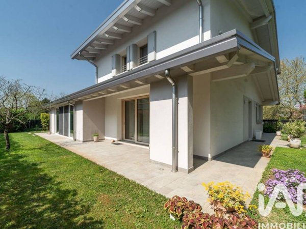 casa indipendente in vendita a Selvazzano Dentro in zona Caselle