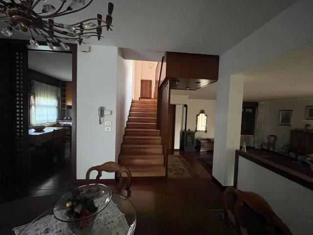 casa indipendente in vendita a Selvazzano Dentro in zona Caselle